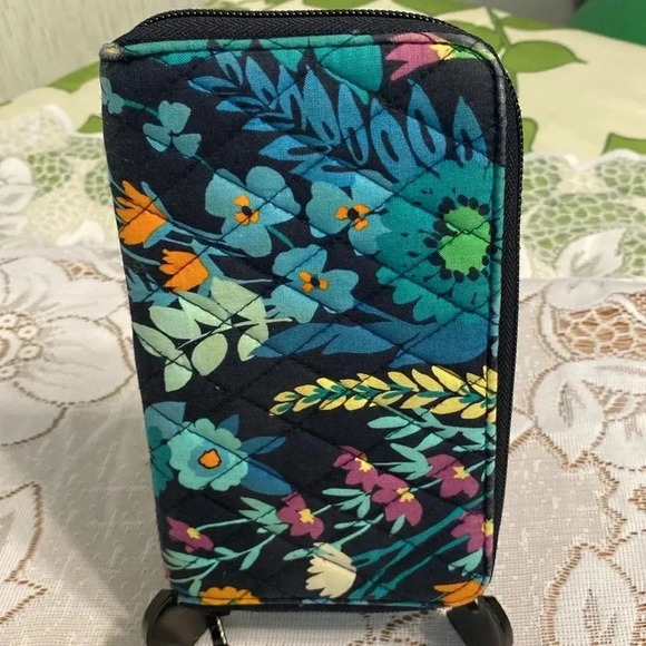 Vera Bradley Tri-Fold Navy Floral Pattern Wallet - Picture 9 of 11